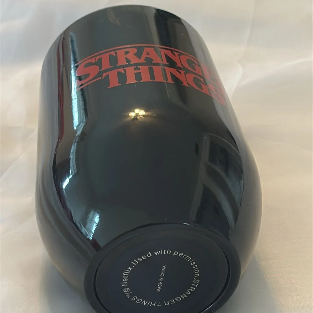 Stranger Things Tumbler Wine Glass Netflix Short Cup 13.53 Oz‎ NEW